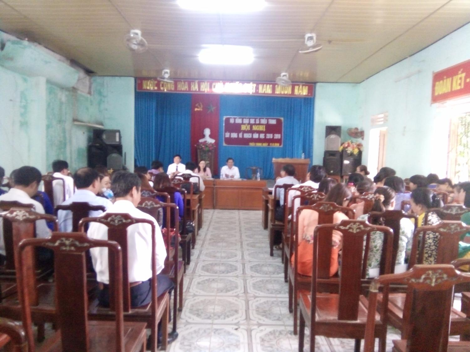 Hội đồng giáo dục xã tổ chức Hội nghị tổng kết năm học 2017-2018, triển khai nhiệm vụ năm học 2018-2019
